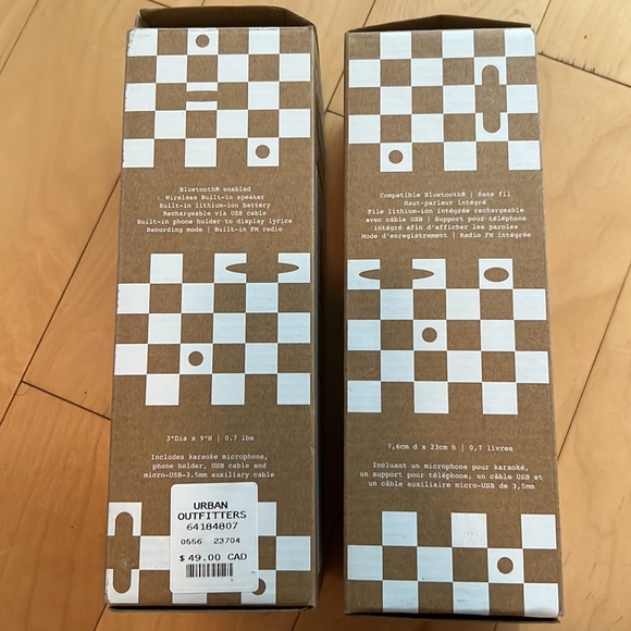 Checkerboard wireless Bluetooth karaoke microphone - 2 available - Picture 2 of 4